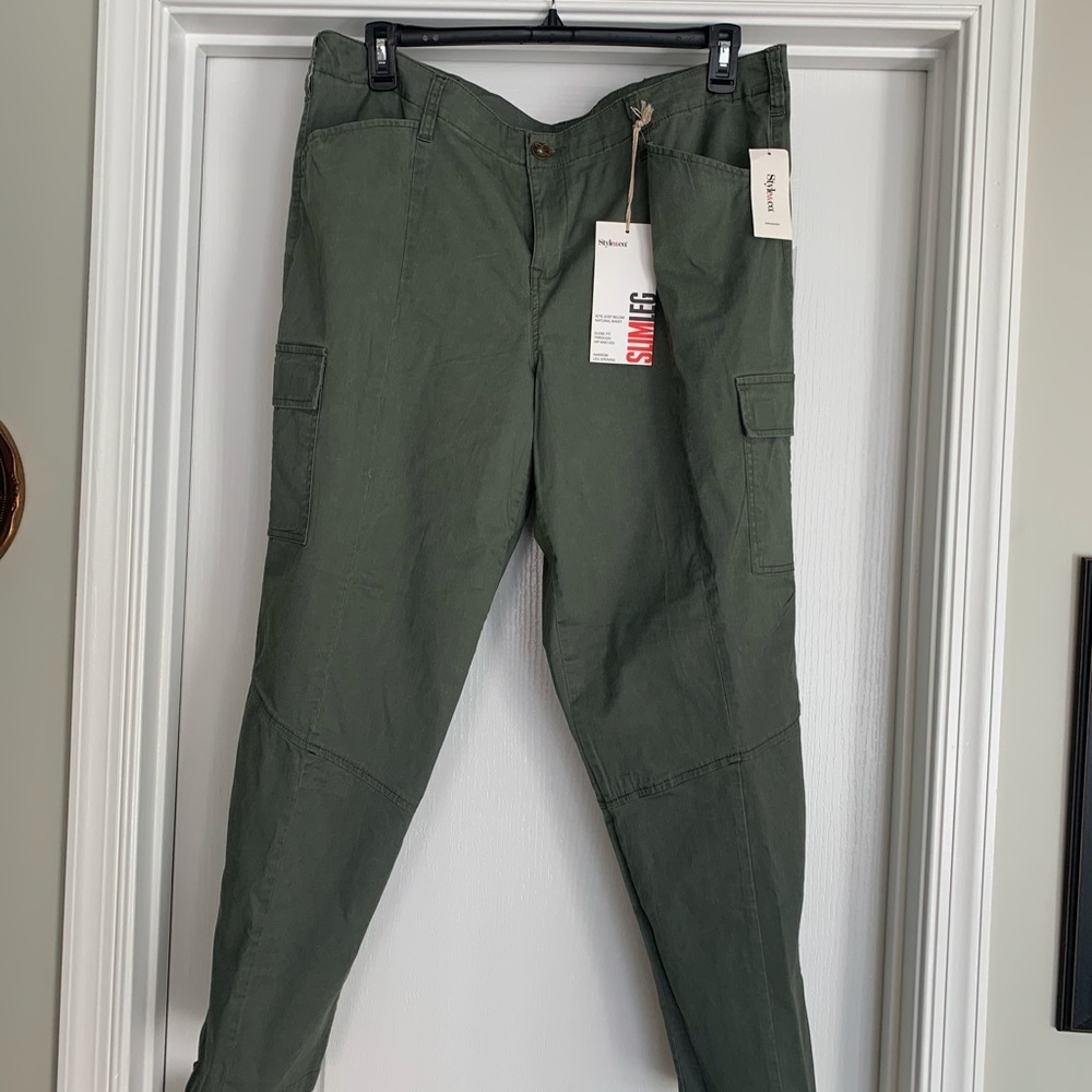 Style & Co crop pant. NEW, END SEASON PRICE DROP.